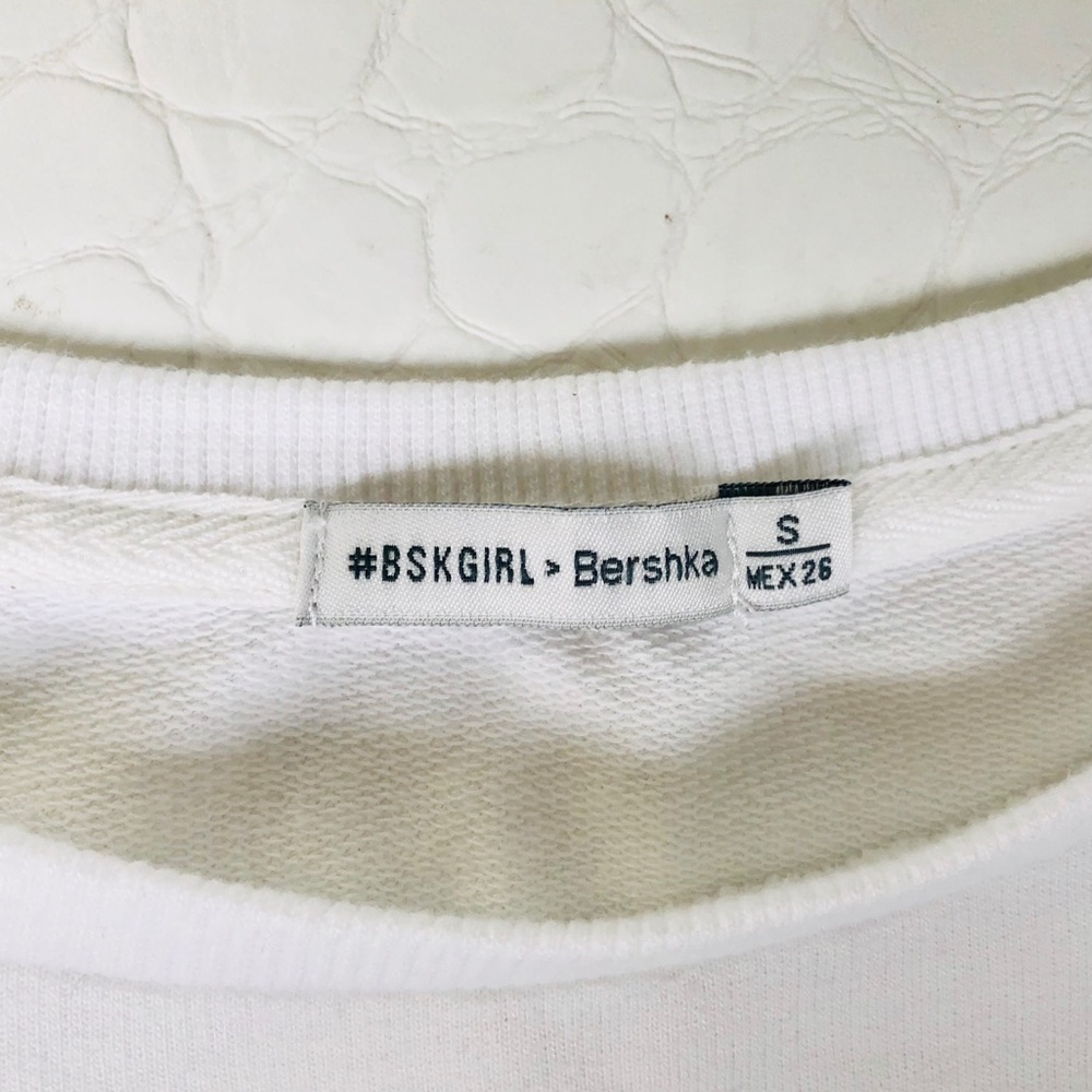 Bershka Cropped Crew Neck Sweatshirt - Picture 3 of 6